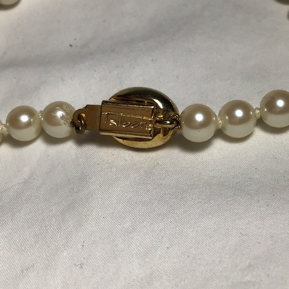 Talbot’s Classic Necklace - Picture 3 of 4